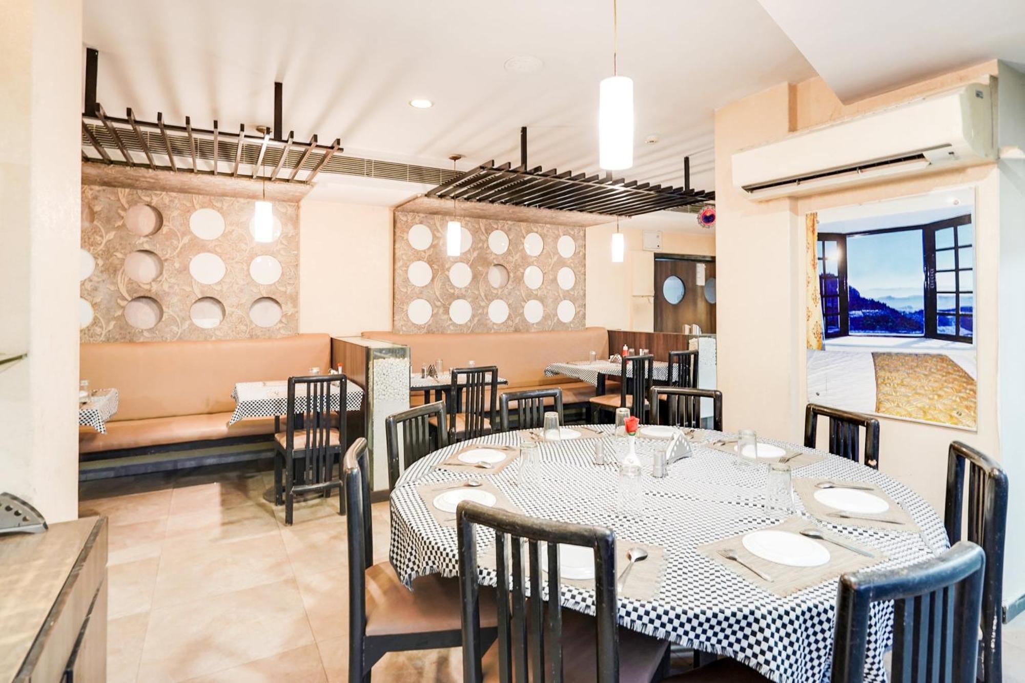 Palette Country Club Surat Otel Dış mekan fotoğraf