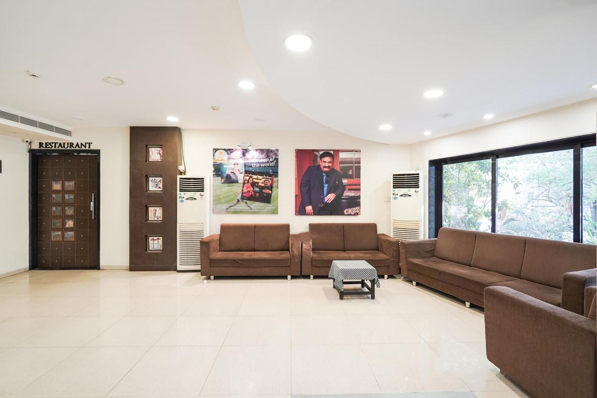 Palette Country Club Surat Otel Dış mekan fotoğraf