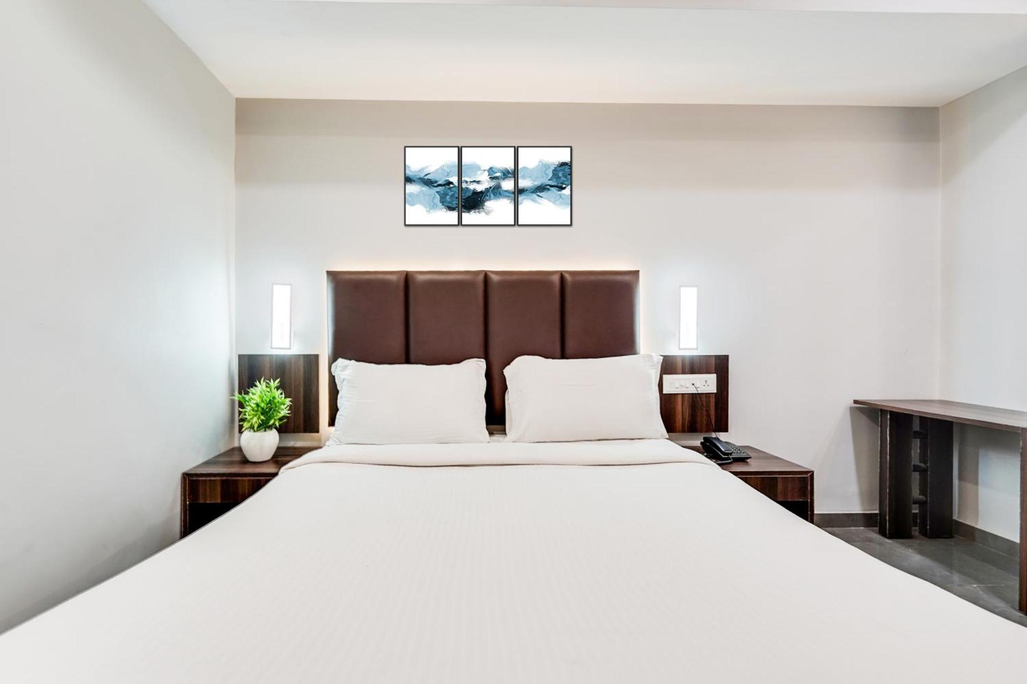 Palette Country Club Surat Otel Dış mekan fotoğraf