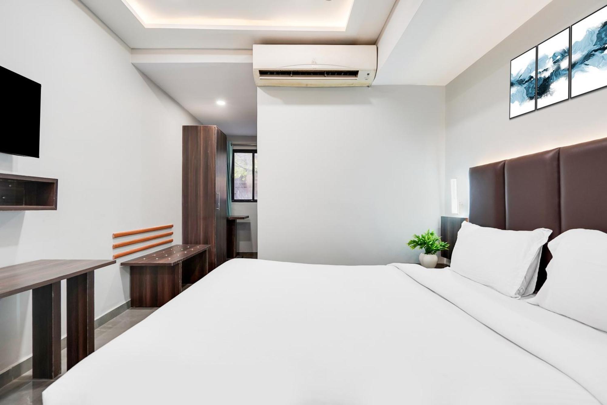 Palette Country Club Surat Otel Dış mekan fotoğraf