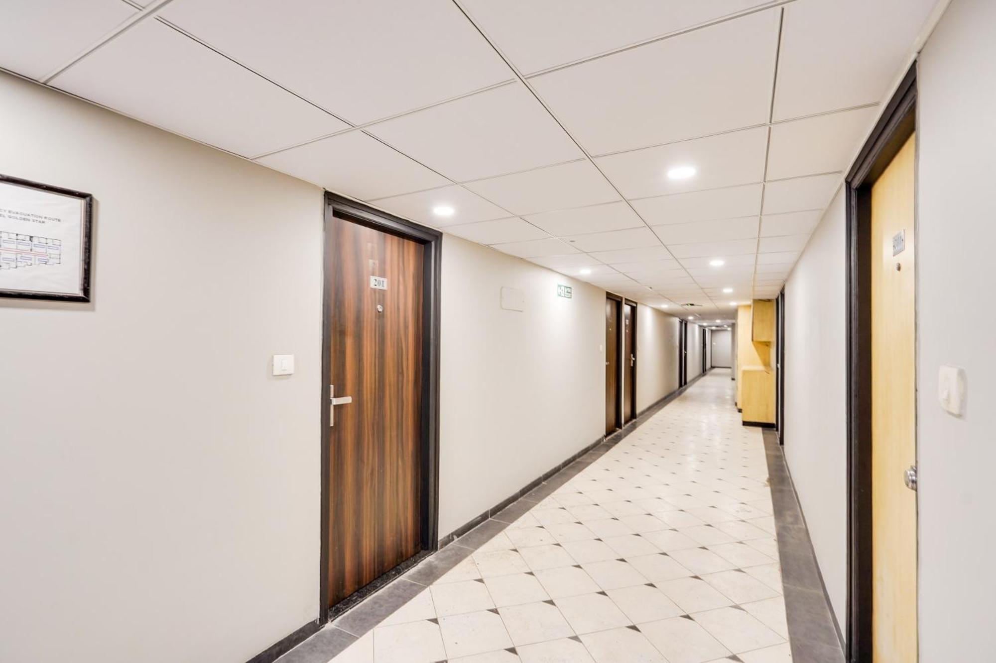 Palette Country Club Surat Otel Dış mekan fotoğraf
