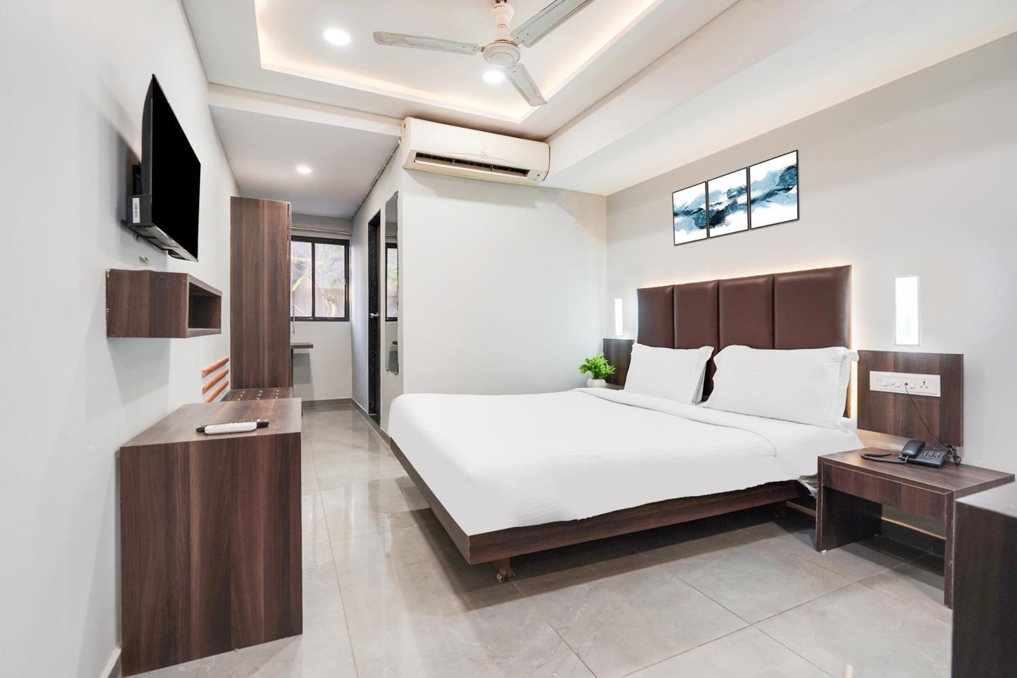 Palette Country Club Surat Otel Dış mekan fotoğraf