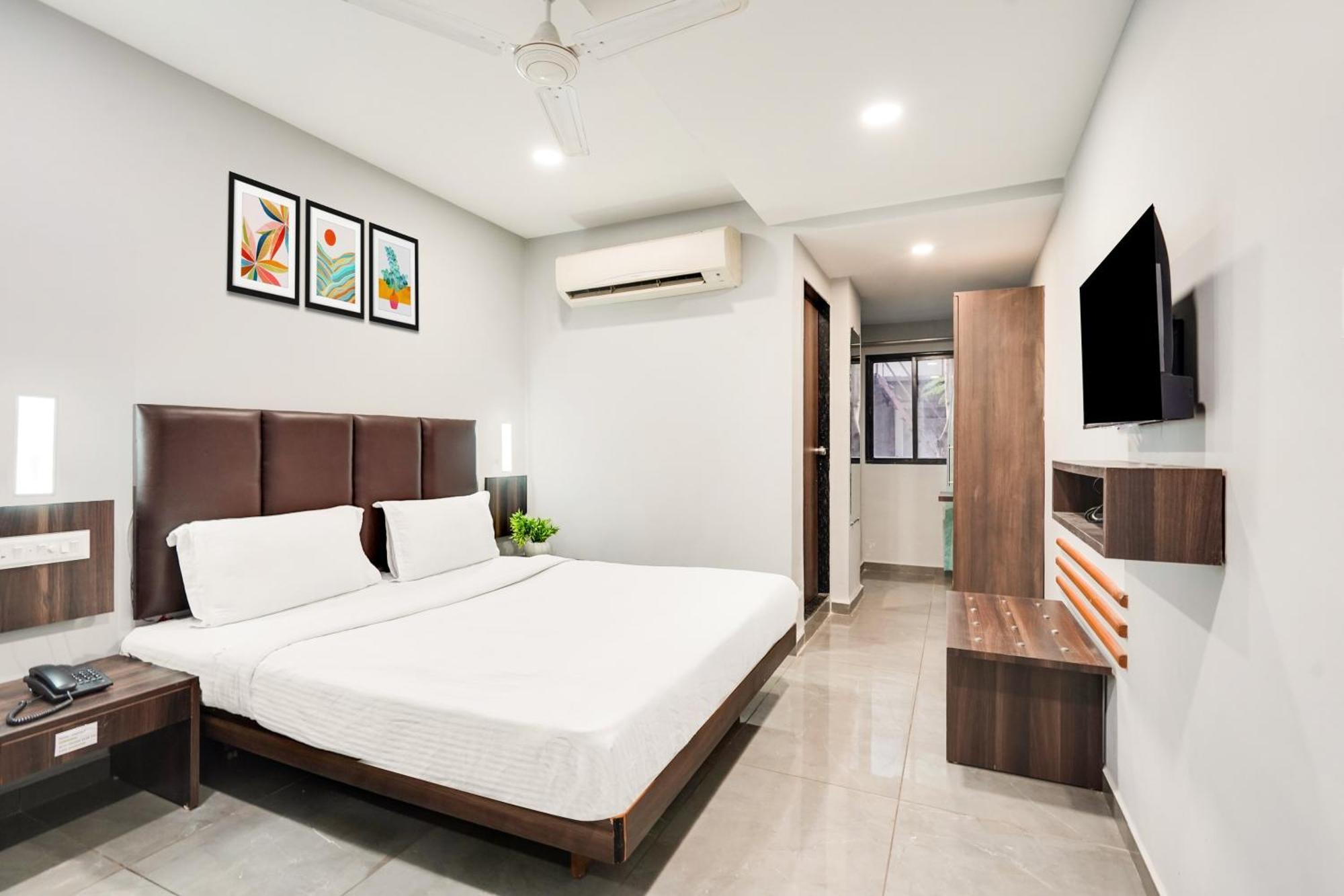 Palette Country Club Surat Otel Dış mekan fotoğraf