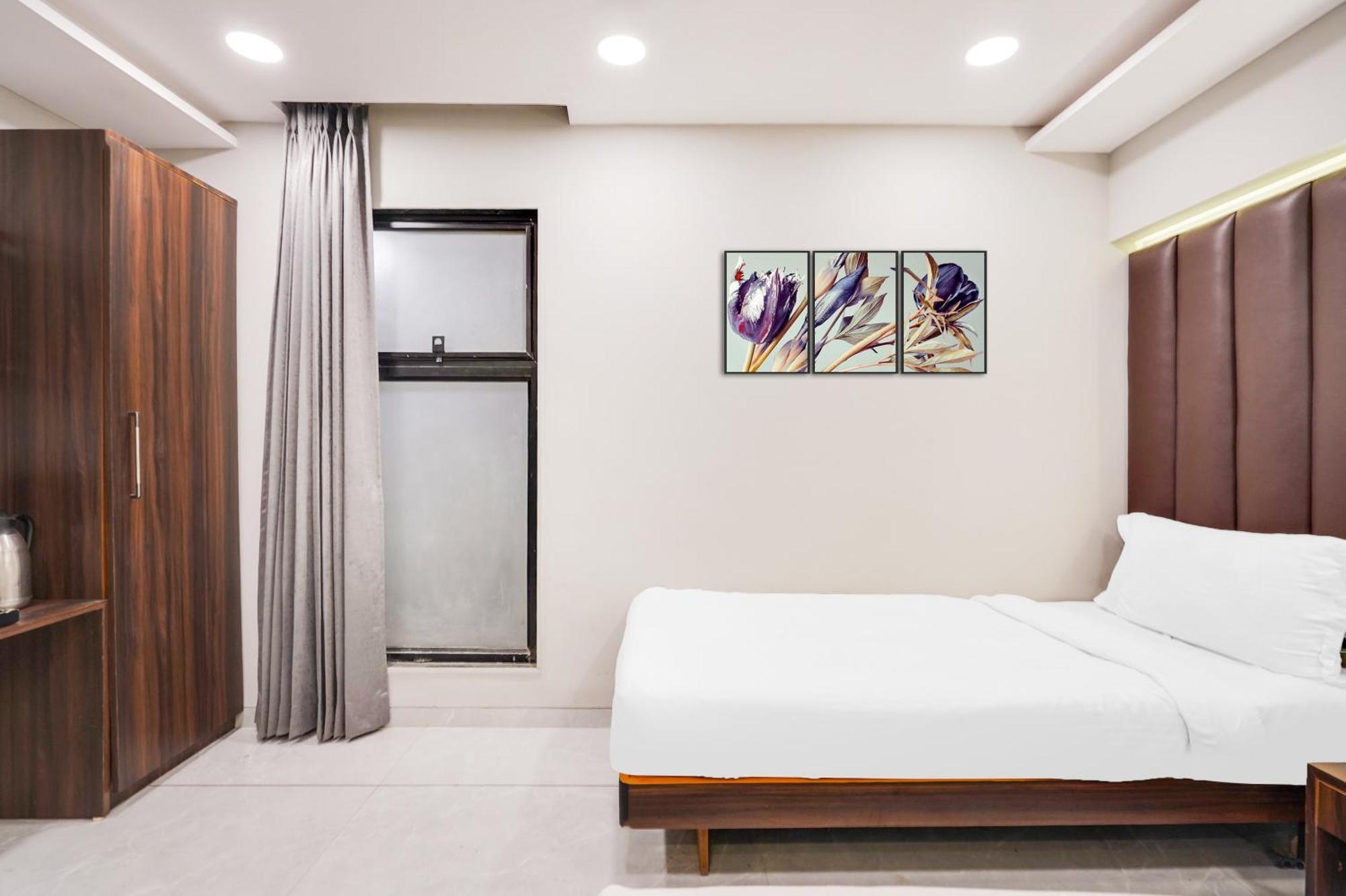 Palette Country Club Surat Otel Dış mekan fotoğraf