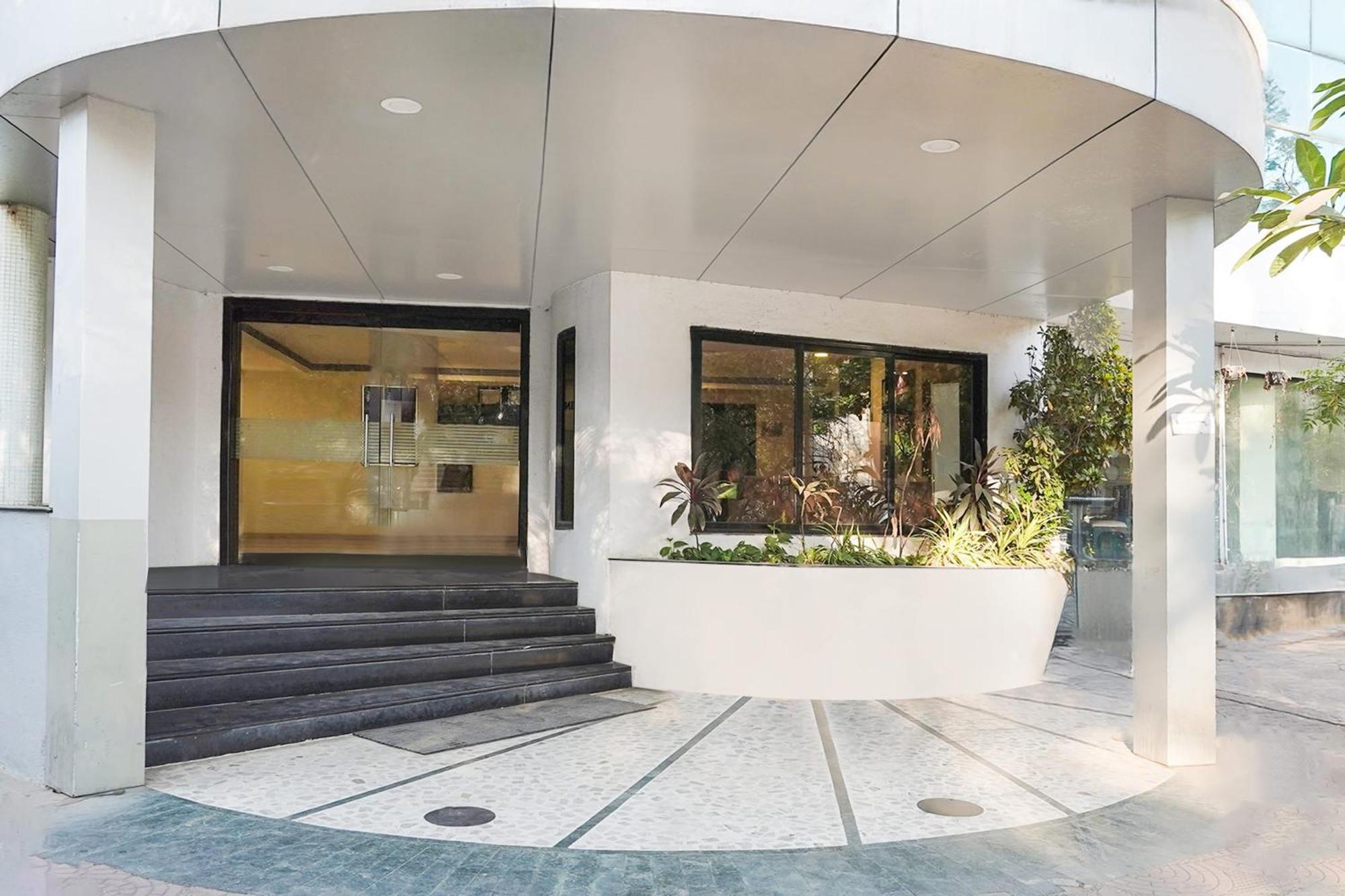 Palette Country Club Surat Otel Dış mekan fotoğraf